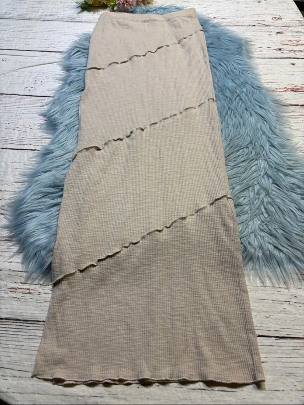 Princess Polly Beige Ribbed Stretch Side Slit Maxi Skirt sz 4